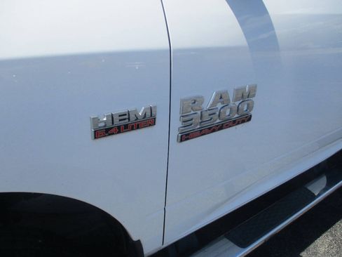 Used 2017 RAM 3500 Tradesman w/ Chrome Appearance Group AWD/4WD image 12