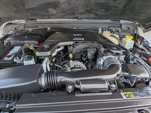 Certified 2020 Jeep Gladiator Overland AWD/4WD image 21