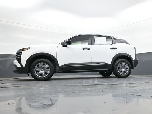 Used 2025 Nissan Kicks S image 37
