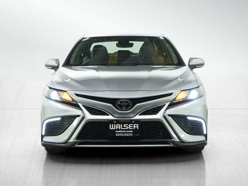 Used 2023 Toyota Camry SE image 8