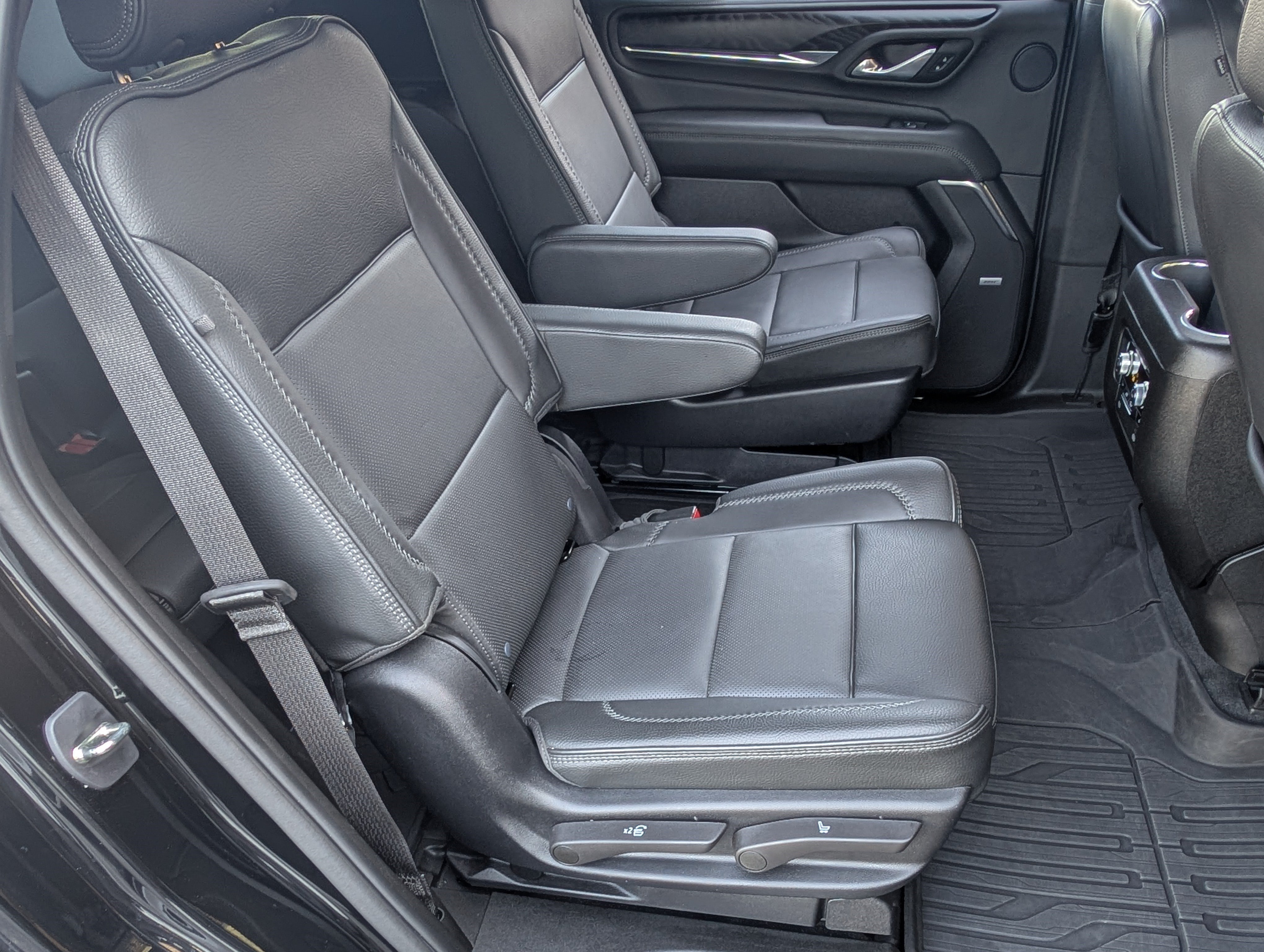Used 2023 GMC Yukon Denali AWD/4WD image 19