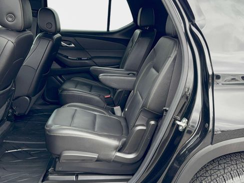 Used 2023 Chevrolet Traverse LT w/ Midnight/Sport Edition image 15