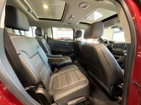 Used 2021 GMC Acadia Denali w/ Denali Ultimate Package image 21