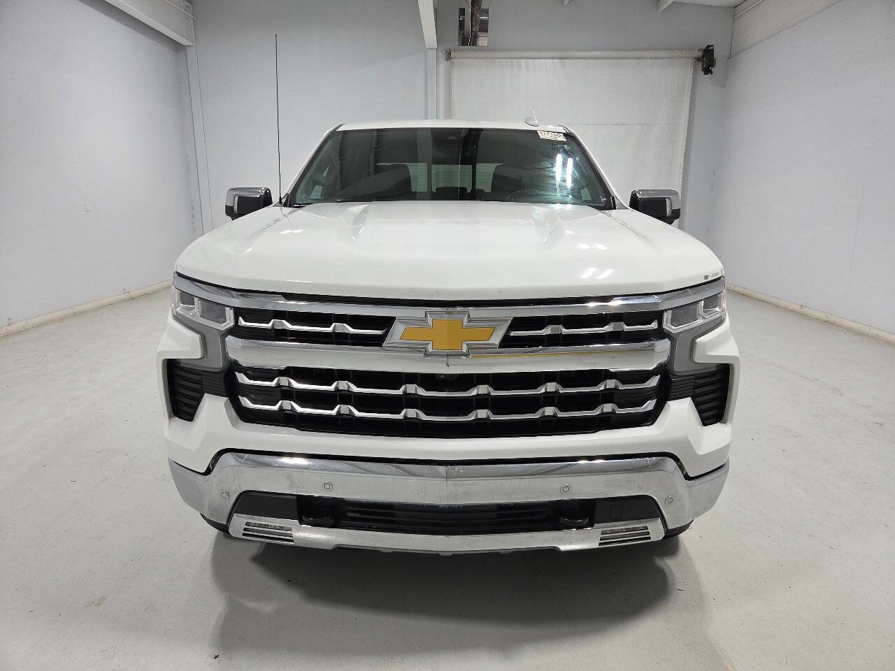 Used 2024 Chevrolet Silverado 1500 LTZ w/ LTZ Convenience Package II AWD/4WD image 4