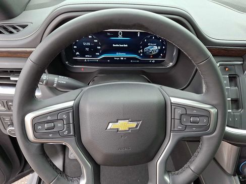 Used 2023 Chevrolet Tahoe Premier AWD/4WD image 21