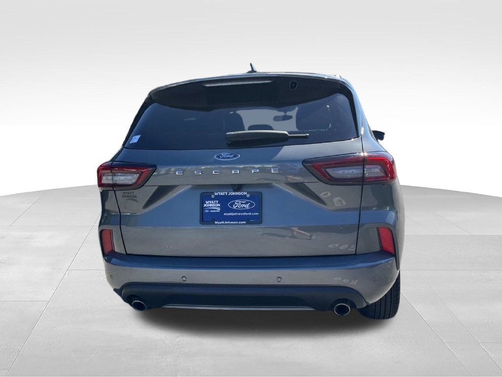 Used 2024 Ford Escape ST-Line w/ Tech Pack #1 FWD image 5