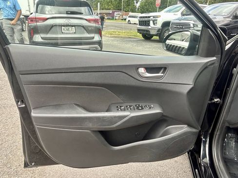 Used 2022 Hyundai Accent SE FWD image 23