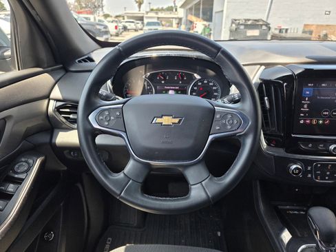 Used 2023 Chevrolet Traverse LT FWD image 19