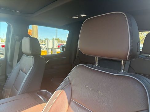 Used 2025 GMC Sierra 1500 Denali w/ Technology Package image 8