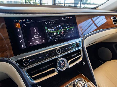 New 2026 Bentley Flying Spur V8 AWD/4WD image 14