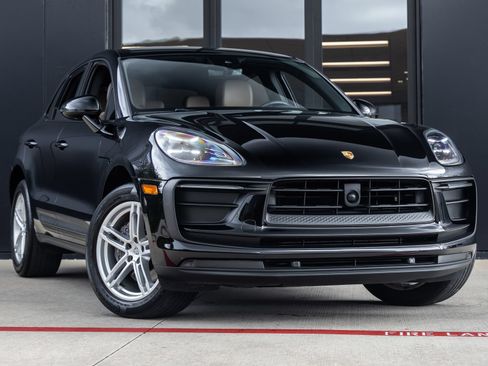 Certified 2024 Porsche Macan AWD/4WD image 6