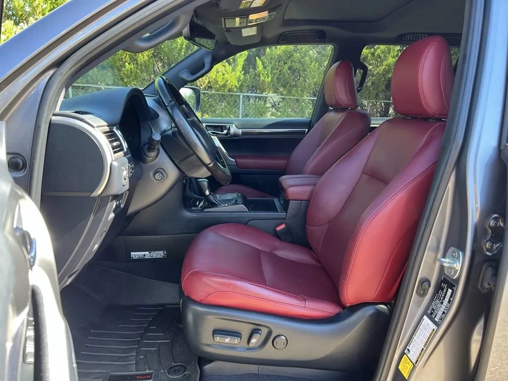 Used 2023 Lexus GX 460 Luxury w/ Accessory Package AWD/4WD image 11