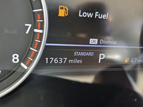 Used 2025 Nissan Pathfinder SL FWD image 35