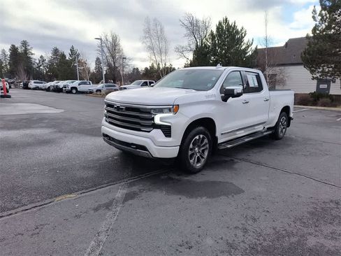 Used 2024 Chevrolet Silverado 1500 High Country w/ Technology Package image 2