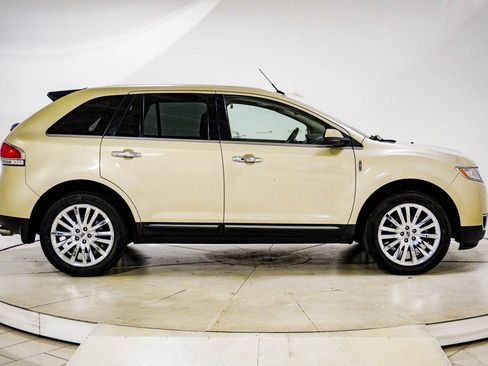 Used 2015 Lincoln MKX FWD w/ Equipment Group 101A image 11