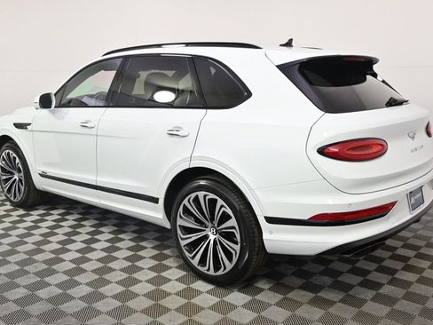 New 2025 Bentley Bentayga image 3