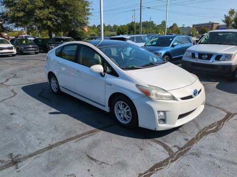 Used 2011 Toyota Prius Three w/ Solar Roof Pkg FWD image 1