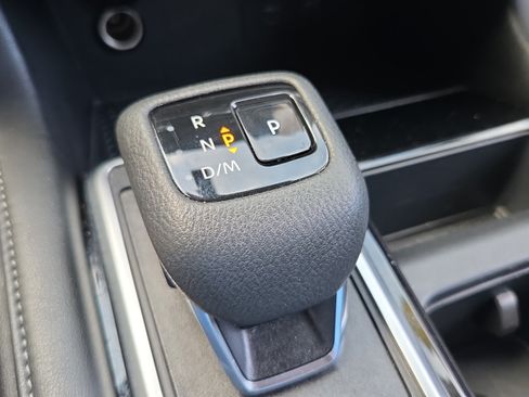 Used 2025 Nissan Pathfinder SV FWD image 22
