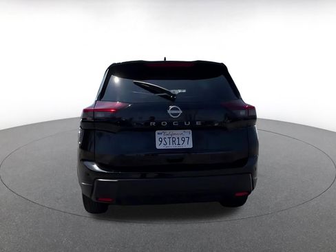 Used 2025 Nissan Rogue SV FWD image 12