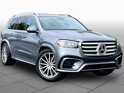 Used 2025 Mercedes-Benz GLS 450 4MATIC image 2