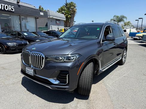 Used 2020 BMW X7 xDrive40i w/ Premium Package AWD/4WD image 3