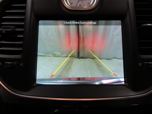 Used 2019 Chrysler 300 Touring image 26