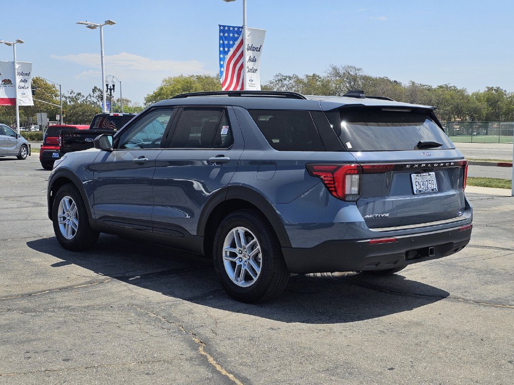 Used 2026 Ford Explorer Active RWD image 5