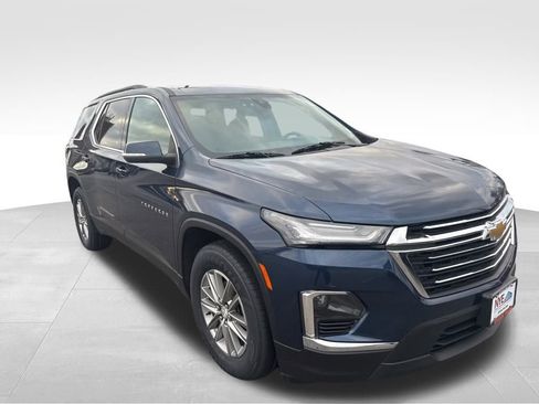 Used 2023 Chevrolet Traverse LT image 8