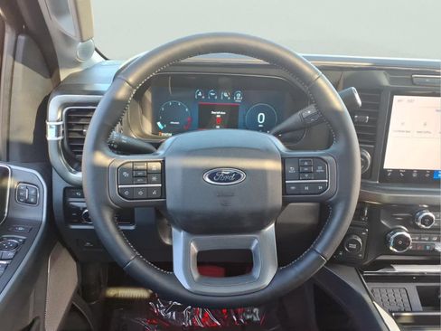 Used 2024 Ford F250 Lariat w/ Lariat Ultimate Package AWD/4WD image 19