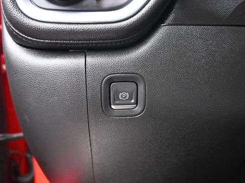 Used 2019 Chevrolet Silverado 1500 LT w/ All-Star Edition AWD/4WD image 28