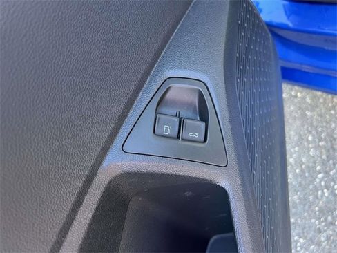 Used 2023 Volkswagen Jetta SE w/ Panoramic Sunroof Package image 19