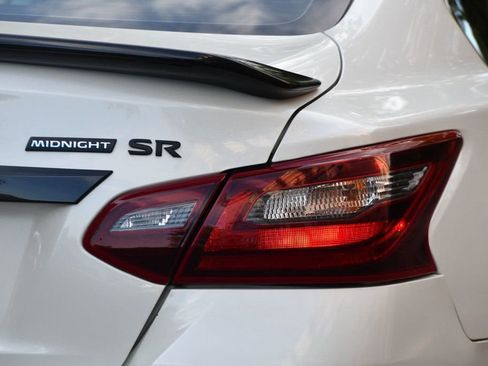 Used 2018 Nissan Altima 2.5 SR w/ SR Midnight Edition image 11