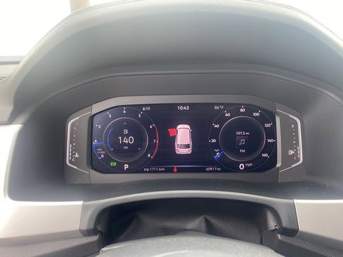 Used 2023 Volkswagen Atlas SE w/ Panoramic Sunroof Package image 16