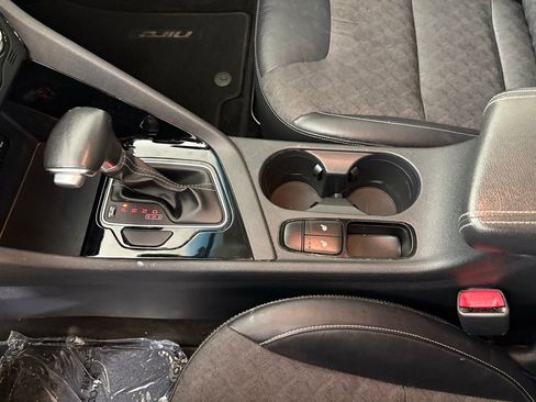 Used 2017 Kia Niro EX image 30