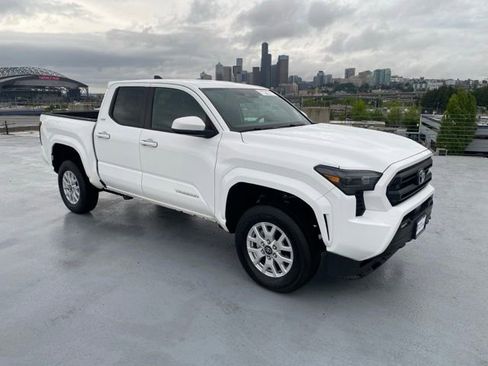 Certified 2025 Toyota Tacoma SR5 RWD image 27