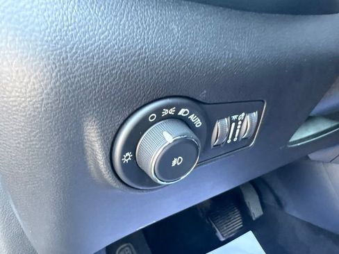 Used 2025 Jeep Compass Limited AWD/4WD image 16