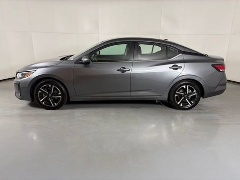 Used 2024 Nissan Sentra SV FWD image 5