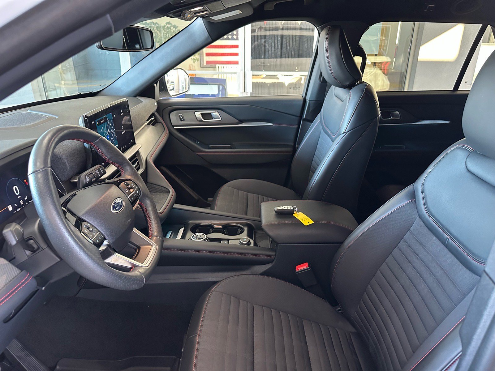 Certified 2025 Ford Explorer ST-Line w/ Premium Package AWD/4WD image 16