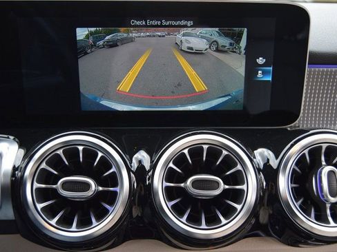 Used 2021 Mercedes-Benz GLB 250 4MATIC w/ Premium Package image 30