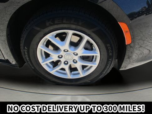 Used 2020 Chrysler Pacifica Touring-L FWD image 32