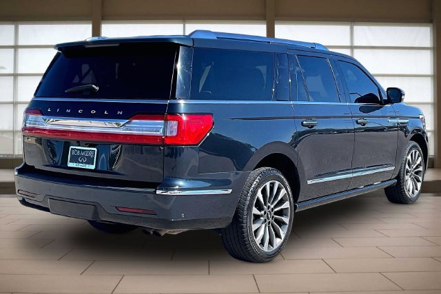 Used 2021 Lincoln Navigator L Reserve w/ Luxury Package AWD/4WD image 2