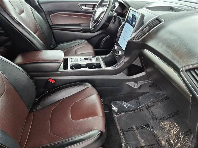 Used 2022 Ford Edge Titanium w/ Equipment Group 301A AWD/4WD image 21