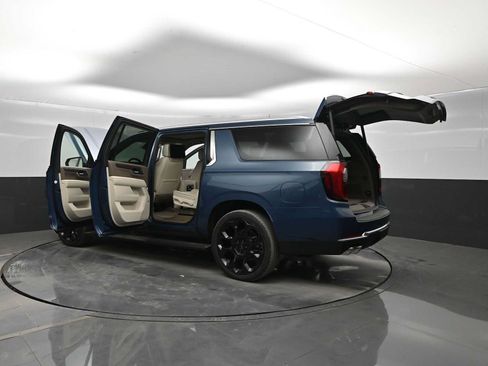 New 2026 GMC Yukon XL Denali w/ Denali Reserve Package AWD/4WD image 40