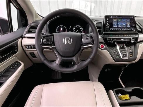 Certified 2026 Honda Odyssey EX-L image 5