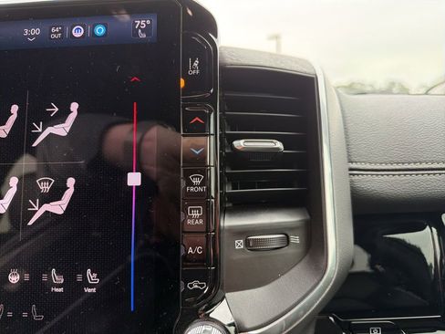 Used 2025 RAM 1500 Laramie w/ Night Edition image 44