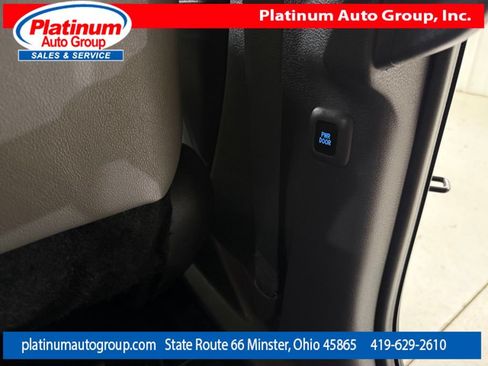 Used 2023 Toyota Sienna XLE AWD/4WD image 42