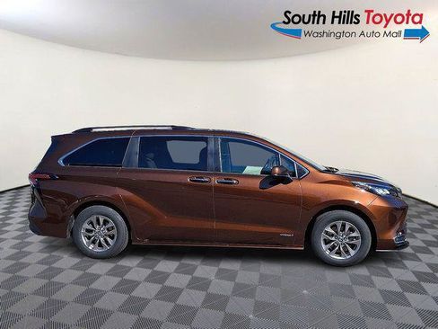 Certified 2021 Toyota Sienna XLE w/ XLE Plus Package AWD/4WD image 7