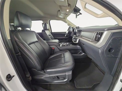 Certified 2023 Ford Expedition Max XLT image 15