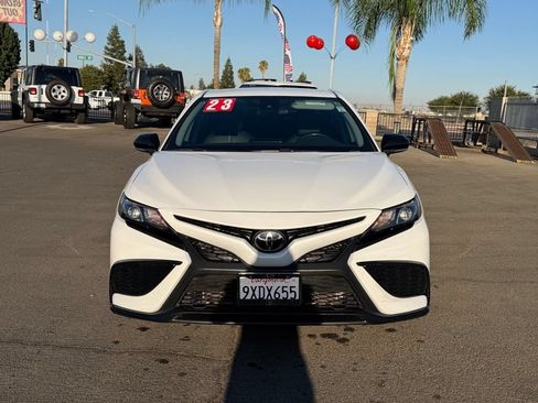 Used 2023 Toyota Camry SE FWD image 2