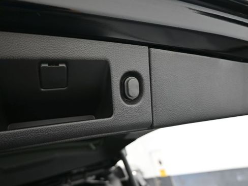 Used 2020 Chevrolet Suburban LT image 43